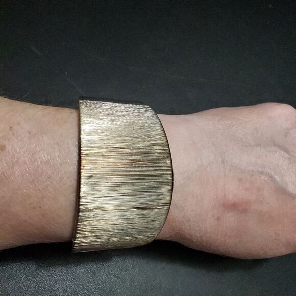 Jewelry - *Sale* Silver and copper colored cuff bracelet